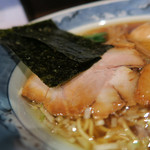 藤堂 - 燻丸 醤油　ズームアップ