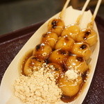 藤菜美 - みたらしだんご(300円)