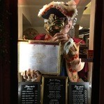 Trattoria Casanova - なかなかインパクトのあるディスプレイですｗ