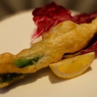 グラナータ TBS店 - モッツァレラチーズ入りズッキーニの花のフライ