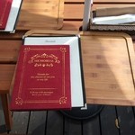 チェント・ドゥエ - テラス席のテーブル