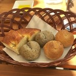 チェント・ドゥエ - 自家製のパン