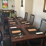 チェント・ドゥエ - テーブル席　この他２人用と４人用のテーブル席が