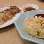来々軒 - 焼きめし５５０円とギョーザ３５０円　計９００円