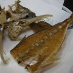 棟梁 - 「淡路産・鯵のたたき特上」の骨せんべい