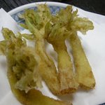 棟梁 - 「山うど」を注文したら葉っぱを天ぷらにしてくれた♪