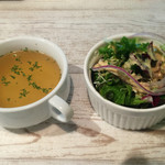 ベヴィトーレ - 【ランチ】生姜焼き（税込750円）
            セットのスープとサラダ。
            ここのドレッシングが美味しい！