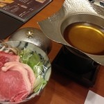 奈良屋 - 2015年11月：夕飯の秋乃小鍋仕立て　和牛と大和豚の寄せ鍋、高原の野菜いろいろ