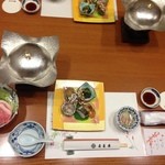 奈良屋 - 2015年11月：蔵に行くと予めすぐにいただけるものがセットされていました