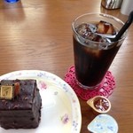 フルール - ケーキセット（通常730～800円→ランパスvol.4提示で500円）
            ●ケーキ・コーヒーor紅茶