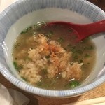 麺や庄の - コツは最後はスープ割にしてもらって少し残しておいたごはんを投入し、自分で雑炊にすること！
      