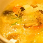 焼肉スンチャン - お好みの辛さが選べるカルビスープ(860円)