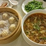 金品茶樓 - 小籠包、酸辣湯、空芯菜