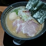 特製鶏白湯醤油ラーメン