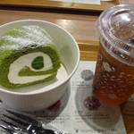 ナナズグリーンティー - 抹茶ロールと アイスほうじ茶