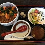 Yuu fuku - なごやカレー、税別758円