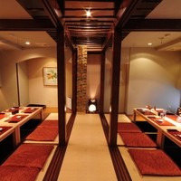 日本料理 まめ福 - 2名～20名様までご利用可能なお座敷。大小問わず宴会・会食などにご利用くださいませ