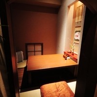 日本料理 まめ福 - 2名さま用の個室はゆったり掘り炬燵でお寛ぎください
