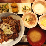 おいどん - 黒豚炭焼き丼９００円