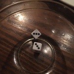 池袋っ子居酒屋 俺たちのとりとん - チンチロリンでピンゾロ出すとハイボールがサービス！