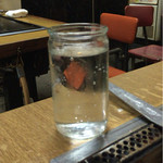 朝日 - お冷は1カップ酒のグラス  ボケてます(TT)