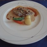 カジュアルフレンチ アミューズ - プチフルコース：ビーフとキノコのソテー