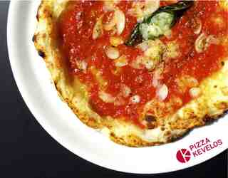 PIZZA KEVELOS - 熟成ニンニクのピッツァ マリナーラ。KEVELOSの不動の人気No.1ピッツァです。