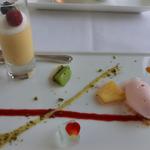 ルアン 神戸迎賓館 - マンゴーのムース、ミントのゼリー、バラのアイス