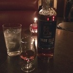 マイ・スコッチ - ワールドウイスキーアワード2015で世界一に選ばれた台湾⁉️のシングルモルト。
KAVALAN!
華やかな香りでなかなか良いです(^_^)