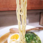 元祖 札幌や - 昔ながらの味噌ラーメン！こういうのが食べたかったんだよね～♪
      スープのお味もうっすらしょうがが効いてて美味しいです。
      