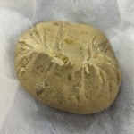 ぱっと見、釣りの練り餌みたいな？