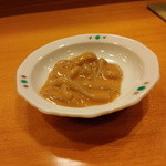 鮨 八や - 塩辛のひとつ手前。