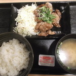Yoshinoya - 私が食べた、ロース豚焼き定食。
