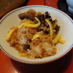 和田金 - 牛肉の櫃まむし（一杯目はそのまま）