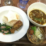 チェリー ブロッサム - ほうれん草とチキンのスープカレー