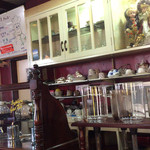 異太利亜 - 内観