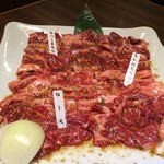 焼肉なべしま - カルビとロースの盛り合わせ