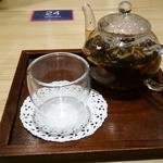 和カフェ Tsumugi - 和紅茶ゆずシナモン・注ぐ前