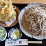 蕎麦一 - 【H27.12.3】かき揚げ天もり１０７０円。
            