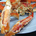 丼なもんや！ - 食べやすいようにカットされています。