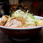 ラーメン二郎 - 小ラーメン￥690円+キムチ￥80円（コールニンニク野菜）