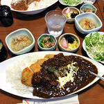 Gottsuo Ya - 和牛すじ肉のハヤシライスセット・ポークカツ添え（大盛り）（２０１５年１２月）