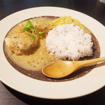 Kare No Akimbo - 鯛のカレーと豆のカレー