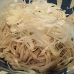 肉そば 玄丸 - 麺