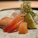 梶川 - 河豚タタキ、赤貝、甘エビ