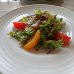 レストラン コンテッラ - パスタコース1,500円のサラダ。ストロベリードレッシング(*^^*)