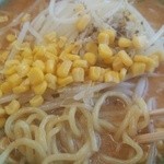 くるまやラーメン - 濃厚な味噌スープと麺とコーンが絡んで本当に旨い!