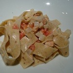 ラ・パンセ - スパイス風味のバヴェッティ、秋鮭と大根のクリームソース