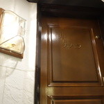 カハラ - ☆ドアの前でパチリ(^_-)-☆