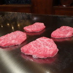 カハラ - ☆鉄板でシュージュー焼き焼きスタート!!☆